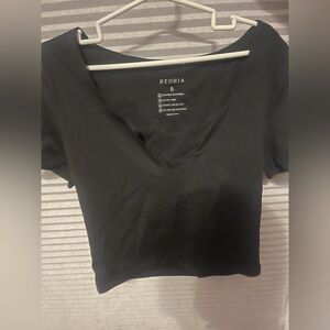 ReoRia Elegant Black V-Neck Top